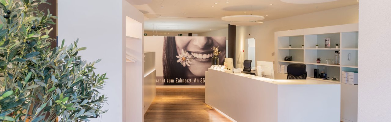 Rezeption im zahnarztzentrum.ch Basel Bahnhof SBB