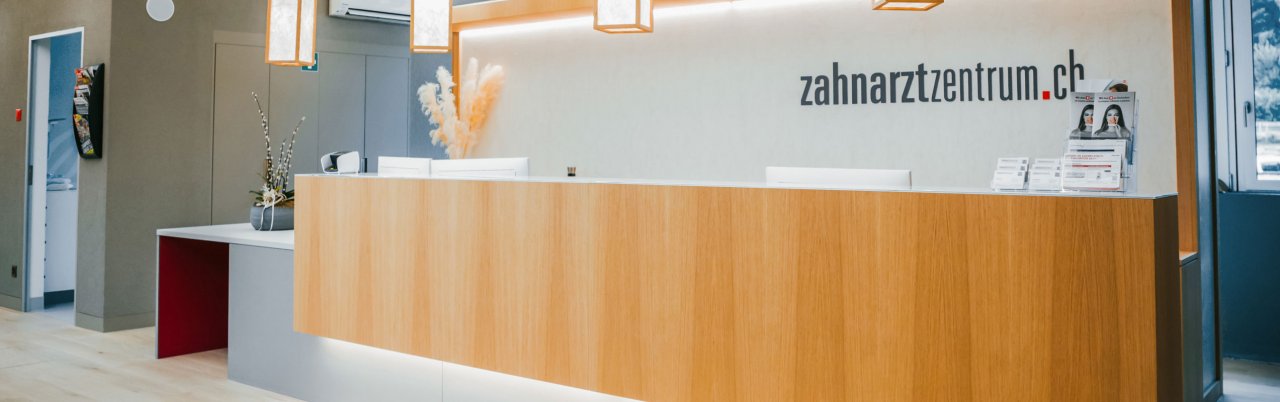 Rezeption im zahnarztzentrum.ch Pfäffikon SZ (Seedamm-Center)