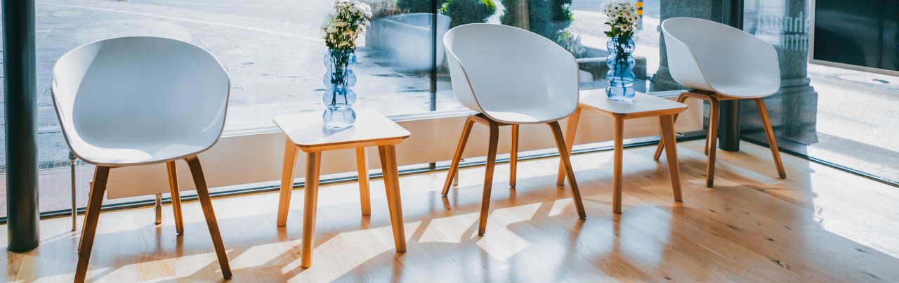 Wartezimmer im zahnarztzentrum.ch Thun
