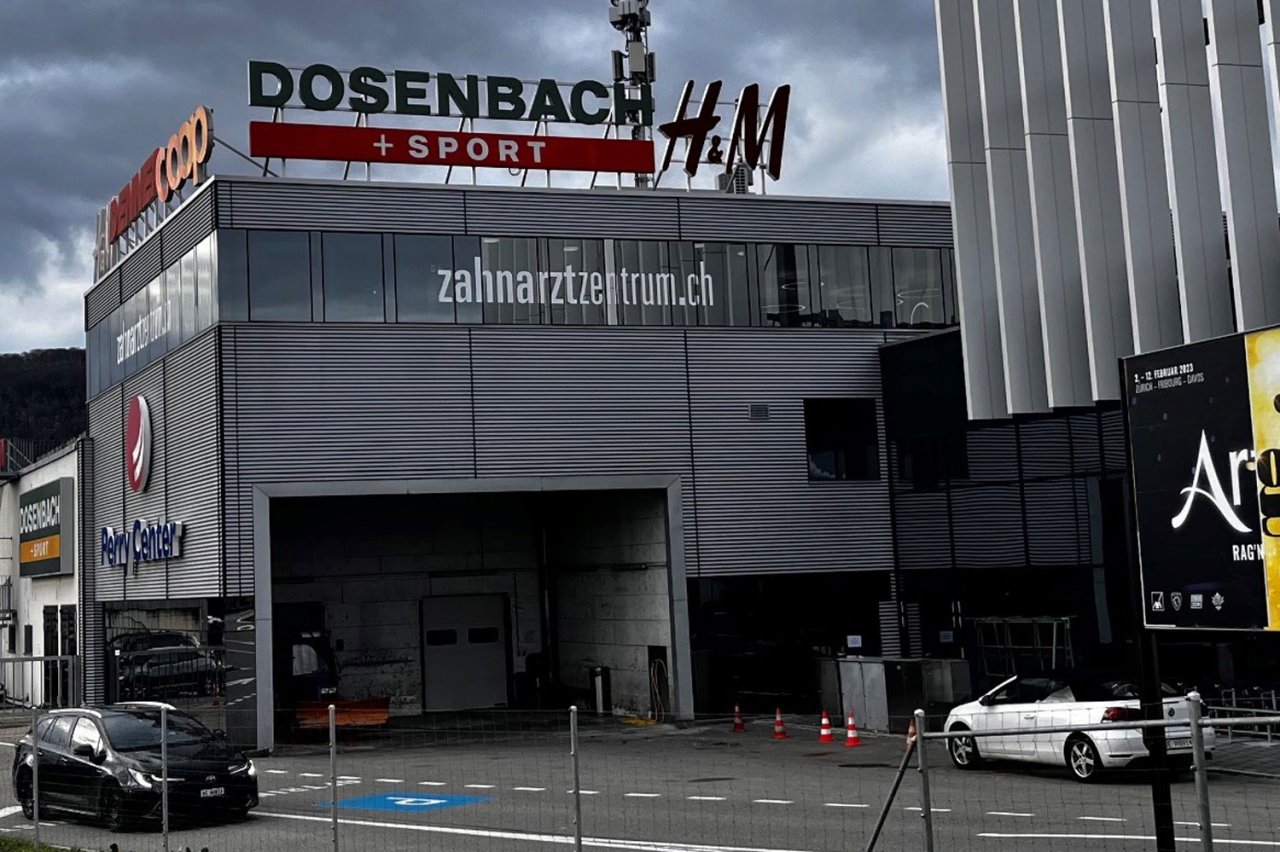 zahnarztzentrum.ch Oftringen – Aussenansicht der Zahnarztpraxis