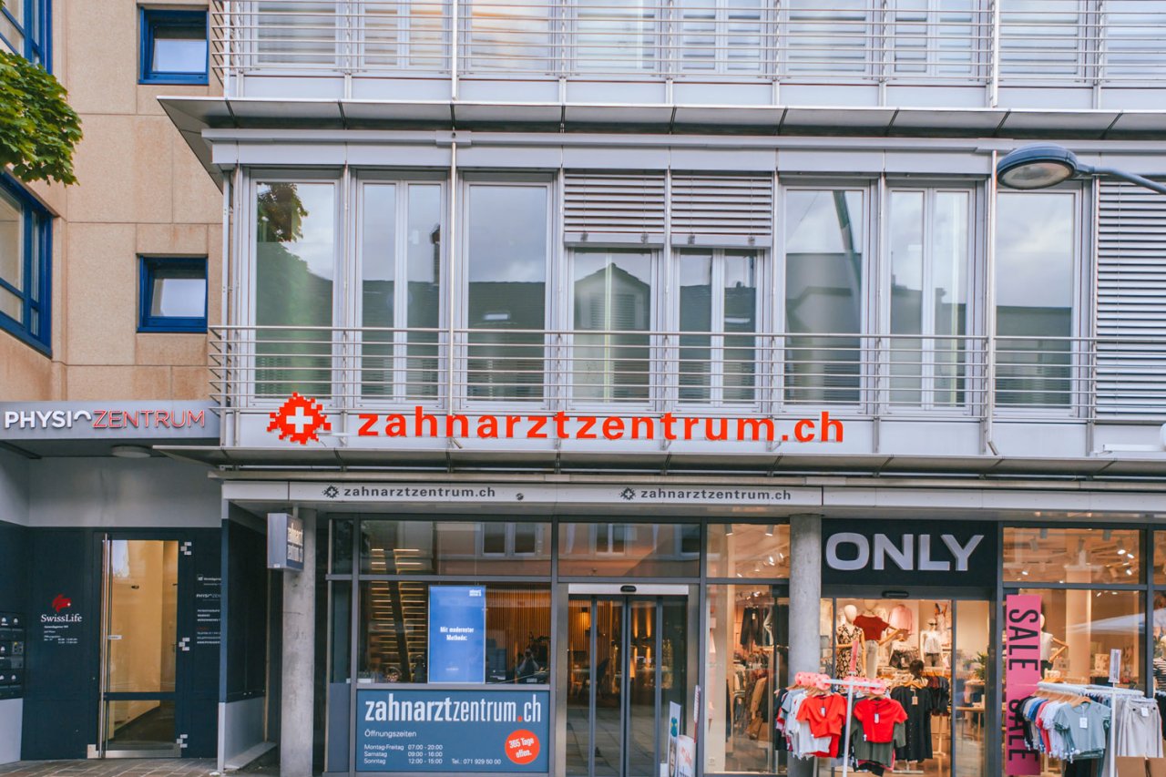 zahnarztzentrum.ch Wil – Aussenansicht der Zahnarztpraxis