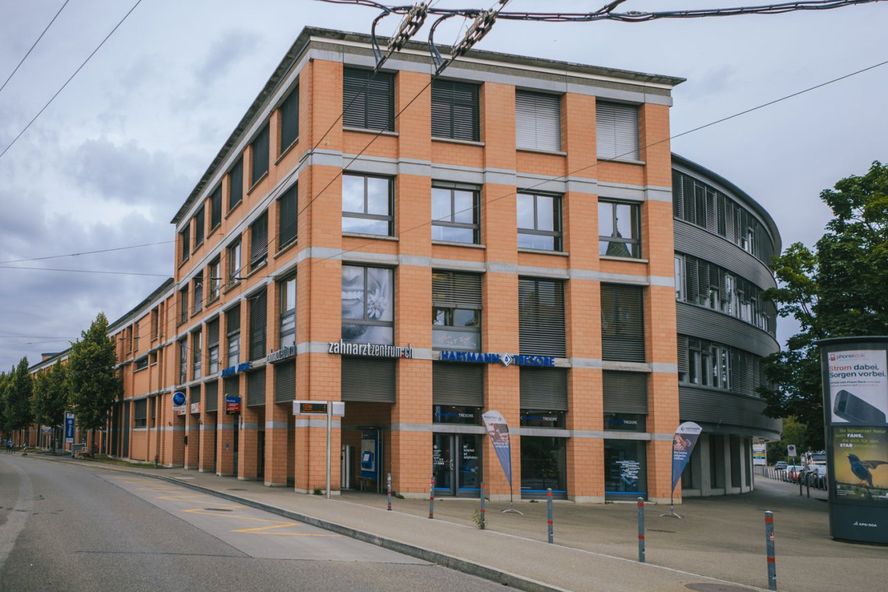 zahnarztzentrum.ch Winterthur Deutweg – Aussenansicht der Zahnarztpraxis